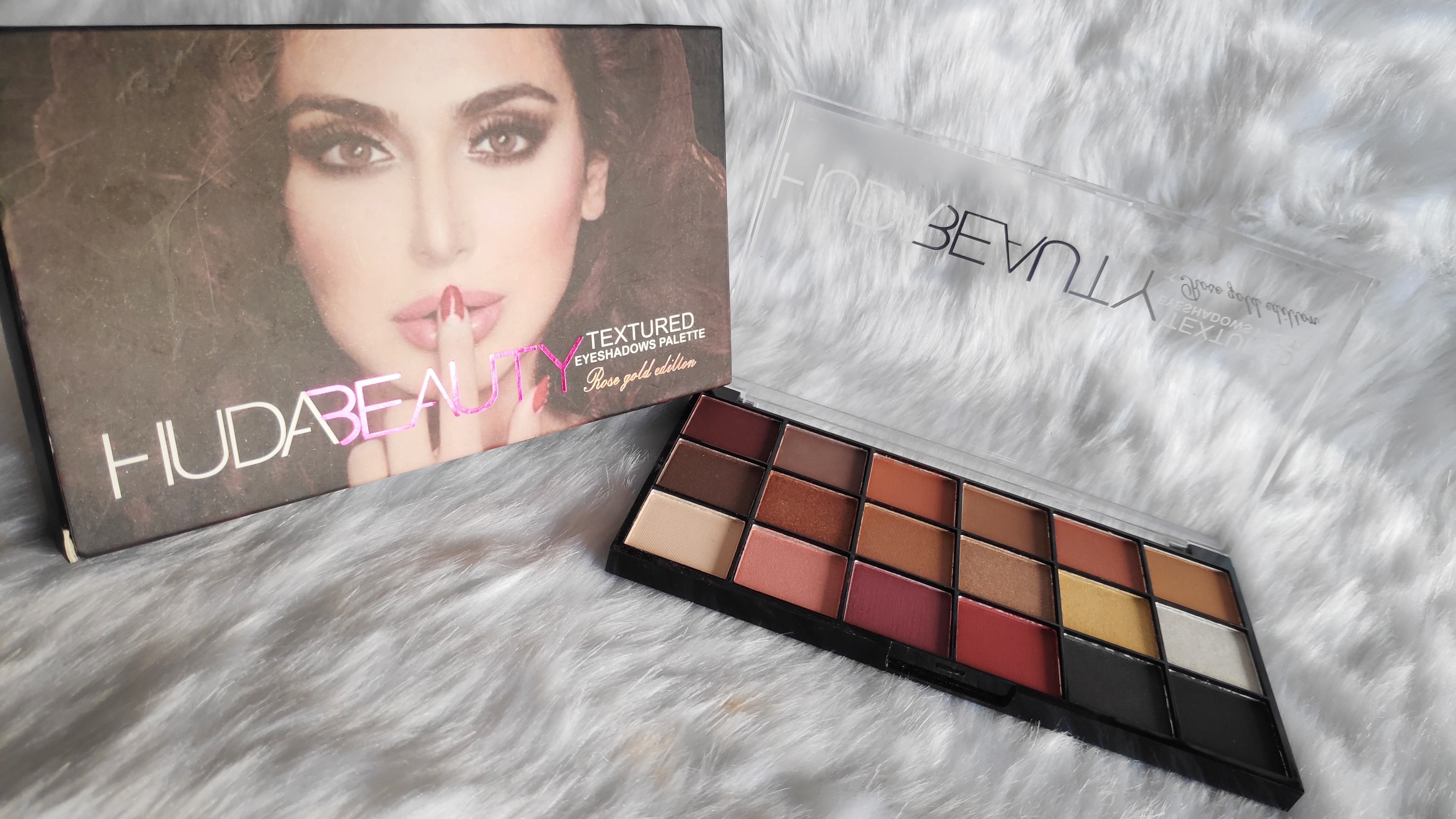 Huda beauty eye shadows palette rose gold edition