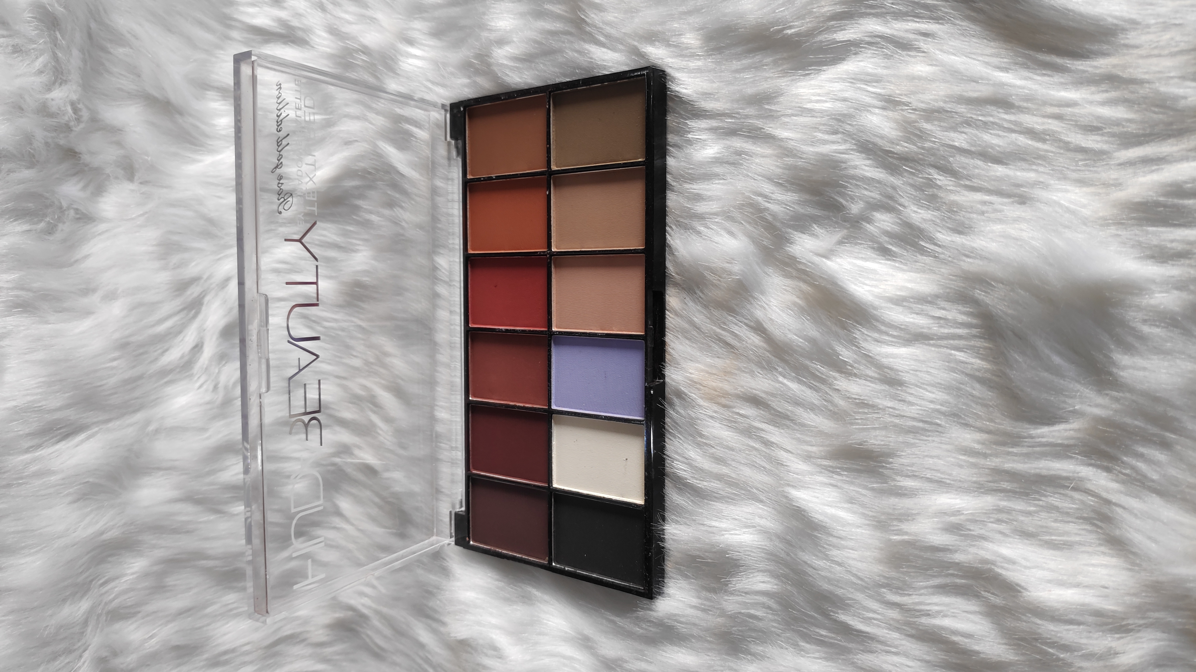 Huda beauty eye shadow palette rose gold edition 12 shades