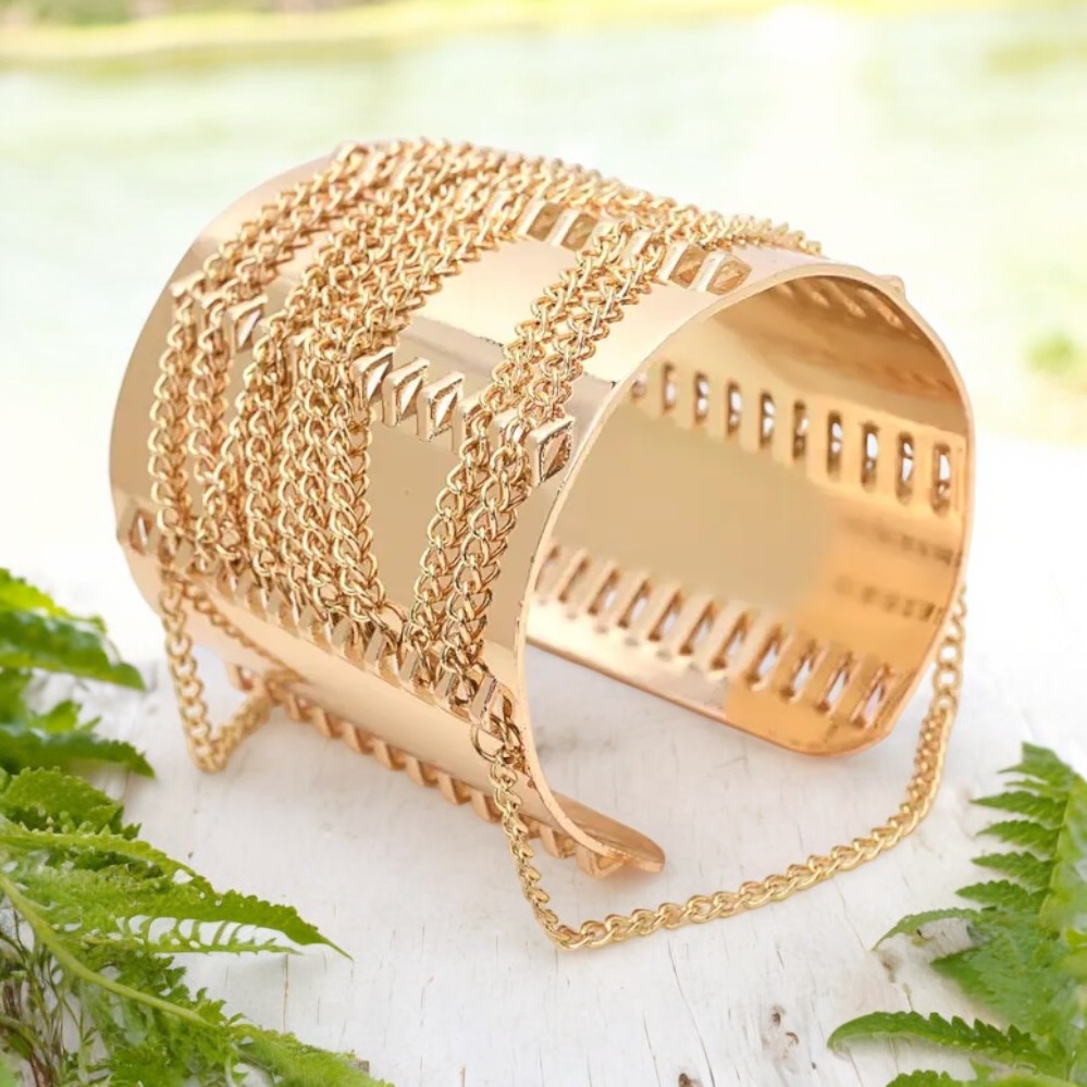 Interlacing Web Chunky Hand Cuff