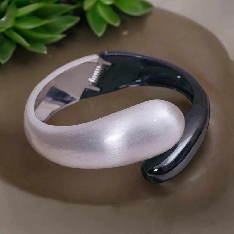 Drop of the Ocean Chunky Bangle - Black Silver 