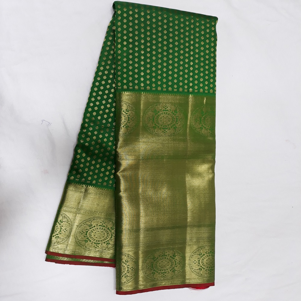 eligant green with red blouse big border silk saree